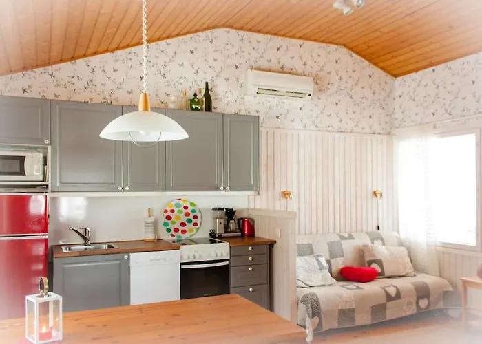 Niemi-Kapee Mansikka - Cozy Cottage By The Lake Terälahti valokuva