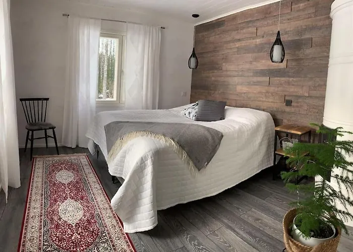 Talo Pyhae-Haekin Kansallispuiston Kupeessa Saarijärvi foto