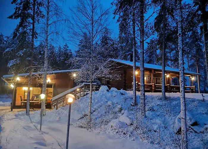 Rock And Lake Harjunmaa照片