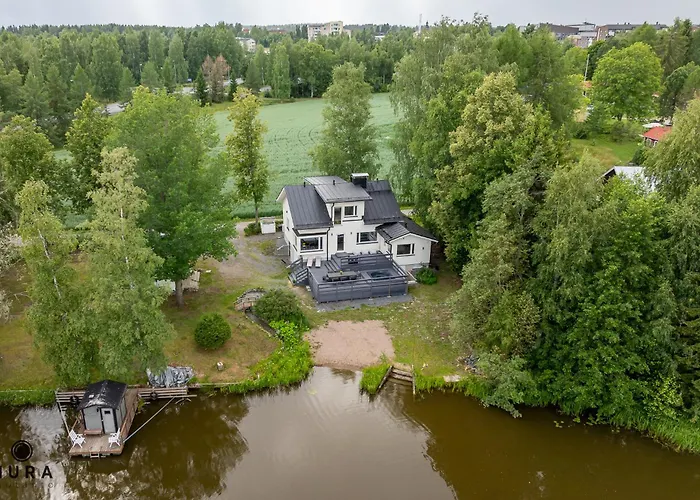 Villa Gaia - Luxury Villa With Jacuzzi And Beach Next To Trainstation 10 Minutes To Tampere City! 1,5 Hours To Helsinki Lempaala photo