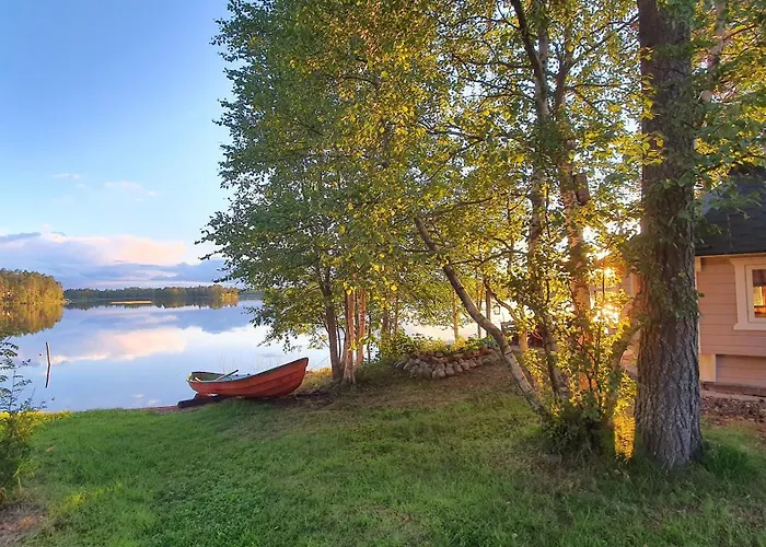 Villa Salme Lemmikkiystaevaellinen Moekki Taivalkoskella Jokijaerven Rannalla Taivalkoski 사진