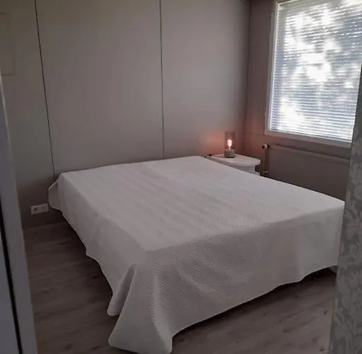 Huoneisto Noin 55M2 Perusvarustein. Knivsund foto