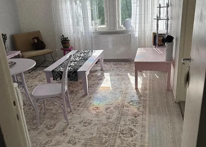 foto di Karhulan Kammari, Oma Sisaeaenkaeynti Ja Wc, Valkeakoski Keskusta